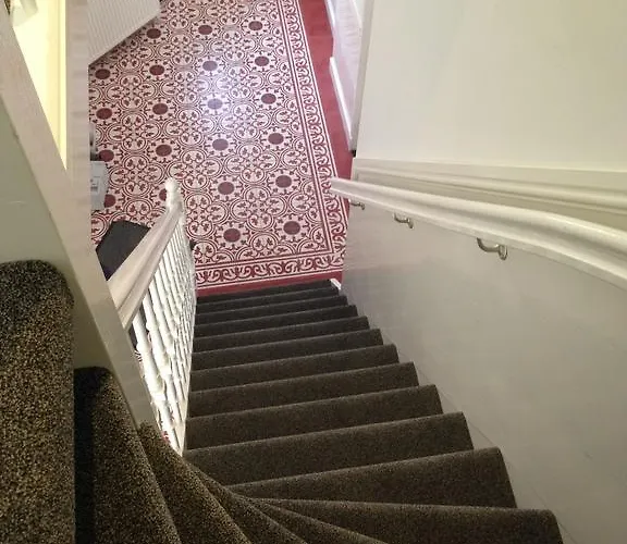 לינה וארוחת בוקר House No 7 4*